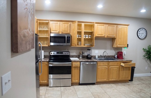 Kreole Apartment | 2 Apartments · Top Floor · 6BR 4BA · Sleeps 12