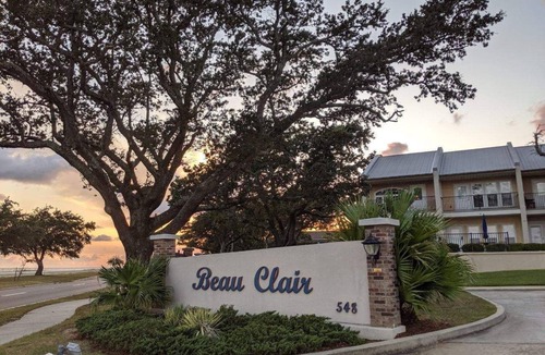 Long Beach House | 2 Bedroom 2 1/2 bath townhome on the beach!