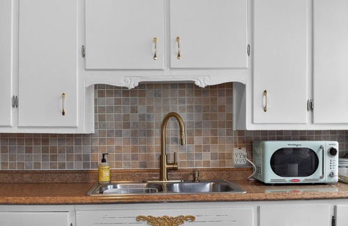 Grand Rapids Apartment | 2 Bedroom Apartment 1st floor in historic district near downtown Grand Rapids!