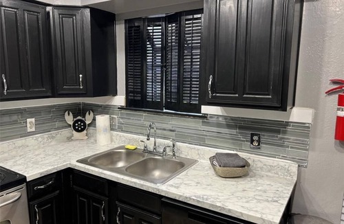 Shreveport Condo | 2-bedroom condo in lovely Shreveport with WiFi, AC