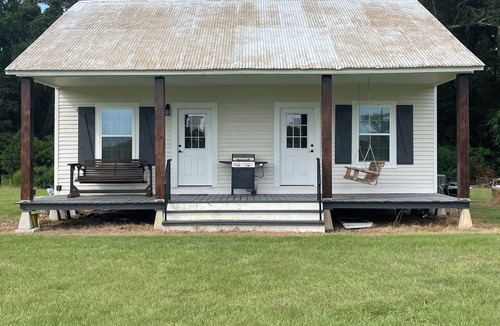 Lebeau Cottage | 2-bedroom cottage in charming Washington
