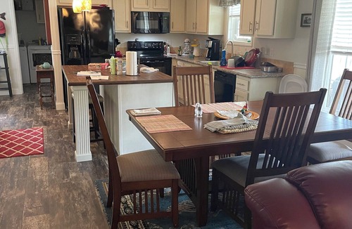 Crescent City House | 2-bedroom lake house on Crescent Lake.Close to Daytona, Orlando, St.Augustine