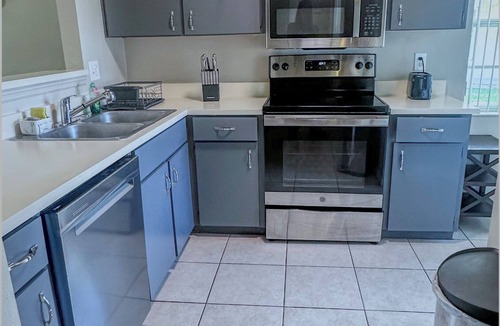 Port Orange House | 2 Bedroom plus Loft 2 Bath Close to Beach, Dining, & Speedway