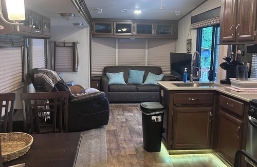 Crane Hill House | 2-bedroom recreational vehicle in beautiful Crane Hill with AC