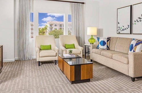 Williamsburg Resort | 2-bedroom resort in fantastic Orlando! Golf course on site!
