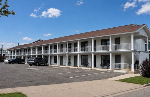 Cheboygan Apartment | 2-bedroom suites at Continental Inn Downtown Cheboygan