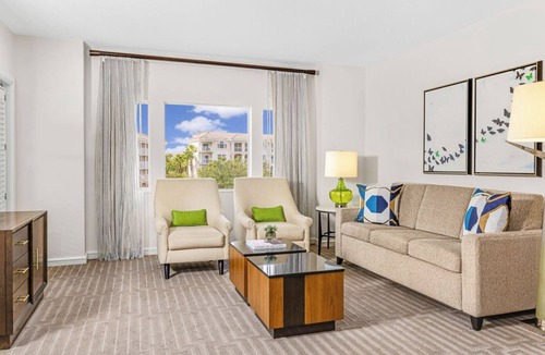Williamsburg Resort | 2 Bedroom Villa Close to ALL Main Attractions in the Central Florida Area