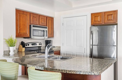 Williamsburg Resort | 2 Bedroom Villa Close to ALL Main Attractions in the Central Florida Area