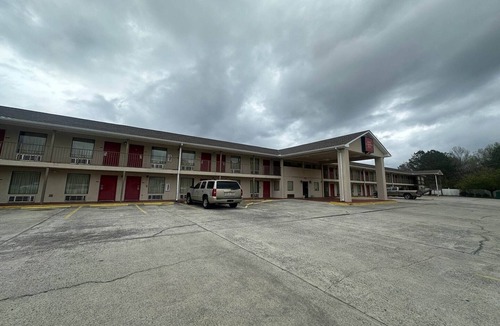 Macon Apartment | 2 Full Beds|Non-Smoking