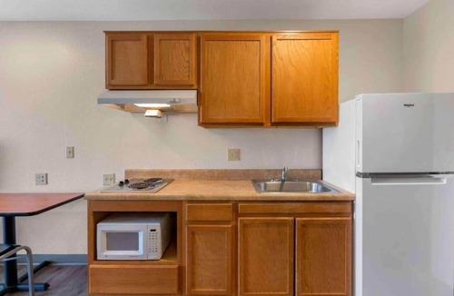 Pelham Apartment | 2 Full Beds | Non-Smoking, Kitchen