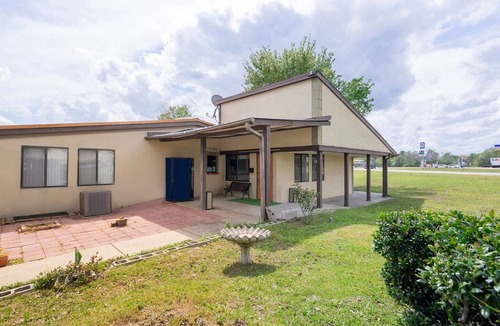 Daleville Apartment | 2 Full Beds | tDaleville AL