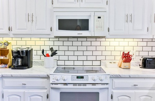 Weaver House | 2 King Bed Master Suites and 1/2 Mile from Chief Ladiga Trails and Elwell Park