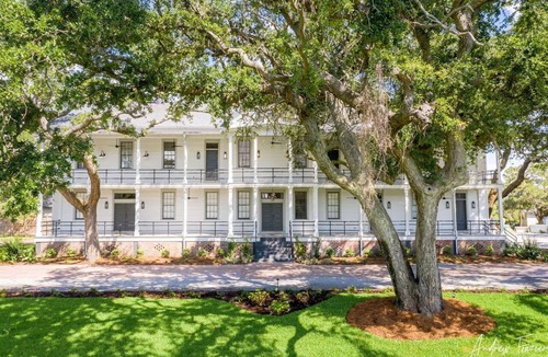 Tybee Island Condo | 2 King Bedrooms in Historic Barracks at North Beach
