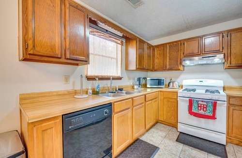Decatur House | 2 King Beds | Quiet Area | 13 Mi to Downtown ATL