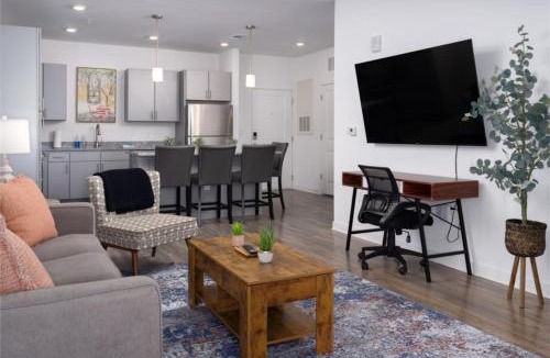 Pelham Apartment | 2 King Suites, Pool Near Oak Mountain