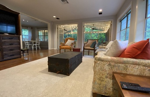 Ridgeland House | 2 Kings Private Retreat Close to Shopping and Restaurants