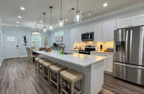 Bay St Louis Ski Chalet | 2 Luxe Chalets Pool Beach Parking Sleeps 12