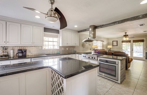 Mississippi City House | 2 Mi to Gulfport Beaches: Poolside Paradise!