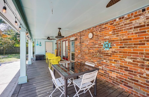 Mississippi City House | 2 Mi to Gulfport Beaches: Poolside Paradise!