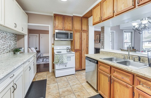 Tuscaloosa House | 2 Mi to UA! Family-Friendly Getaway w/Patio