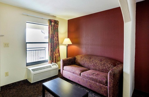 Port Allen House | 2 Queen Bed | Port Allen LA