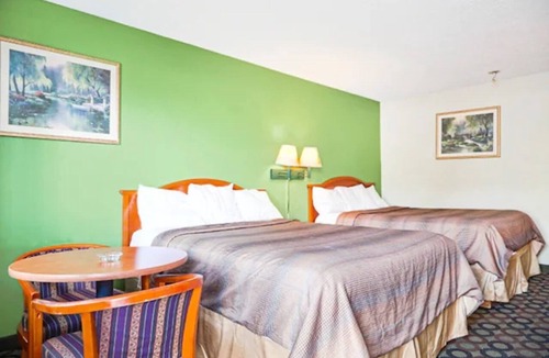 Ashburn Hotel | 2 Queen Beds near Turner County Schools | Perfect Room for Families