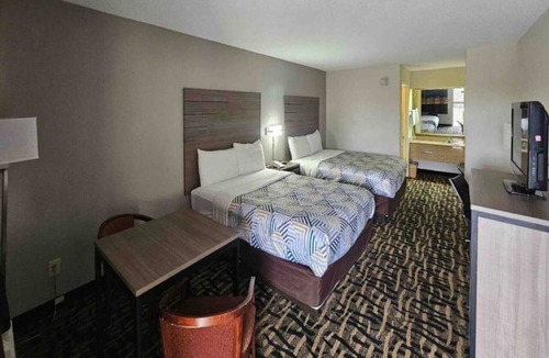 Jackson Apartment | 2 Queen Beds | Smoking, Micfridge