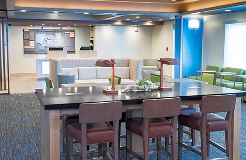 Kreole Hotel | 2-Star Hotel ∙ Holiday Inn Express Pascagoula-Moss Point, an IHG Hotel