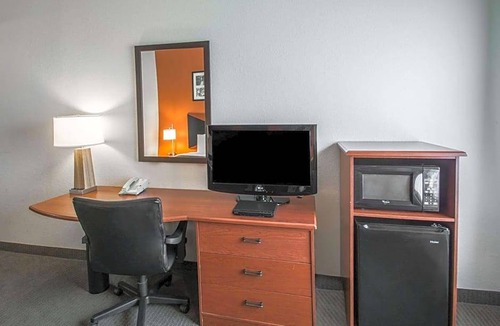 Palatka Hotel | 2-Star Hotel ∙ Sleep Inn & Suites Palatka North