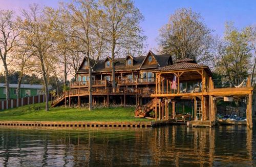 Titus House | 2-Tier Dock w/Lift! Jordan Lake Family Retreat