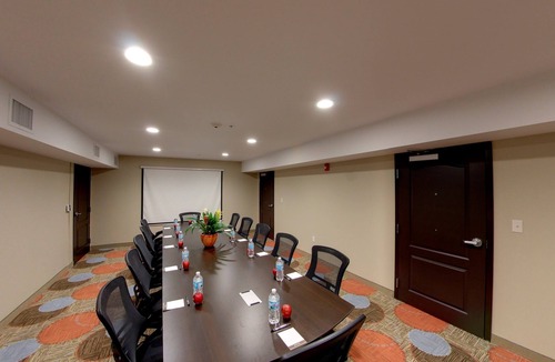 Bryant Pattengill East Apartment | 24-Hour Business Center + Fitness Center + Indoor Pool | Studio Close to University of Michigan