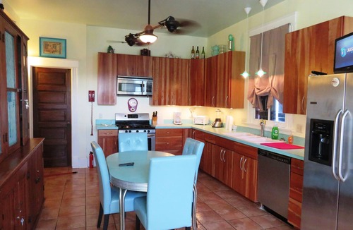 Mid-City Apartment | 25% Summer Discount! Steps from Canal Streetcar Line. Safe Vibrant Neighborhood.