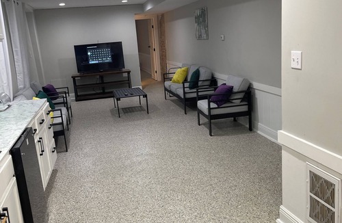 Broadmoor Apartment | 29 days for the price of 7 days in a beautifully renovated 2 bedroom 1 bath!