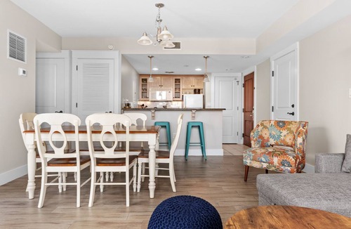 Baytowne Wharf Condo | 2BR at Baytowne Wharf! Tropical Lagoon Pool/Hot Tub, Beach Tram, Gym, Balcony