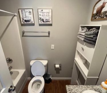 Valdosta Apartment | 2BR Home Near VSU & Moody AFB Sleeps 6 Guests
