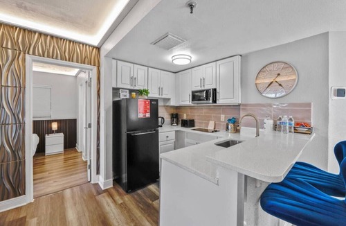 Florida Center Villa | 2BR near Universal & Epic Universe–Pool & Gym