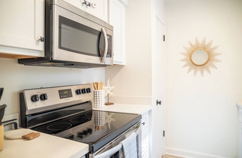 Biloxi Condo | 2BR w/POOL in the PERFECT location near Beach and Downtown! Porter #10