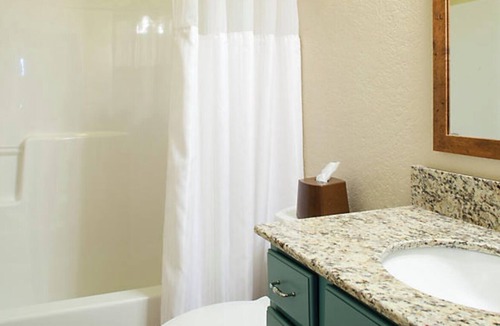 Boyne Falls Resort | 3-4 nites in a cozy 1 BR resort in charming Boyne Falls with AC & fitness room