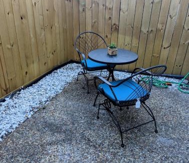Shreveport House | 3 Bed Townhouse with King Bed Mins from Downtown
