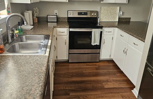 Midland City House | 3-bedroom 2 baths house near everything in perfect Midland City with cool AC
