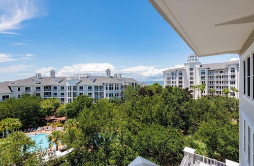 Baytowne Wharf Condo | 3 Bedroom and 3 Bathroom Condo in Lasata