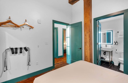 French Quarter Bed & Breakfast | 3 Bedroom Apartment, French Quarter, Heart of City, Walk to Bourbon St