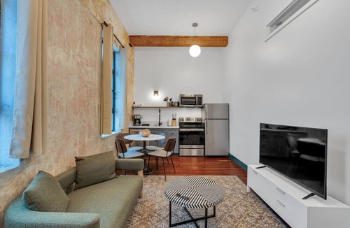 French Quarter Bed & Breakfast | 3 Bedroom Apartment, French Quarter, Near Superdome, Bourbon & Canal St