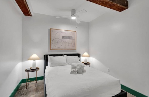 French Quarter Bed & Breakfast | 3 Bedroom Apartment, French Quarter Stay Next to Saenger, Streetcar