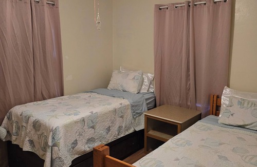 Tifton House | 3 bedroom close to downtown for business or pleasure travelers.