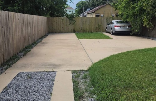 Seventh Ward House | 3-bedroom duplex home located in the historic 7th ward with WiFi, AC