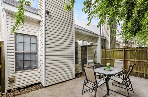 Lafayette House | 3 bedroom Family/Pet friendly Townhome