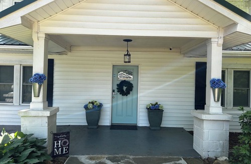 Six Mile House | 3-bedroom farmhouse cottage in Six Mile near Clemson
