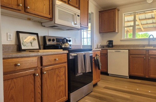 Northside House | 3 Bedroom Home with RV Hookup and Fishing Lake - Manufactured Home