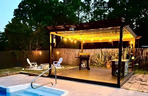 Mary Esther House | 3 bedroom home with pool - close to the beaches!